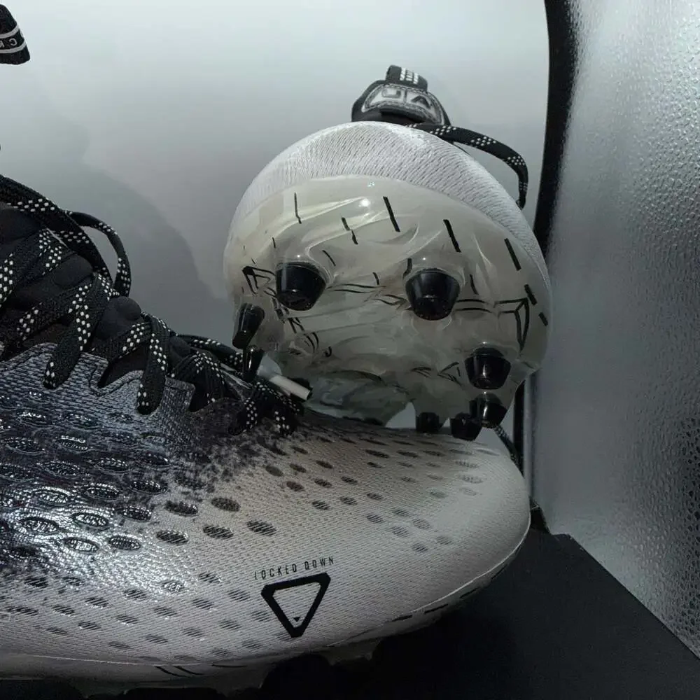 Under Armour Spotlight Lux MC 2.0 Football Cleats Black/White 10.5
